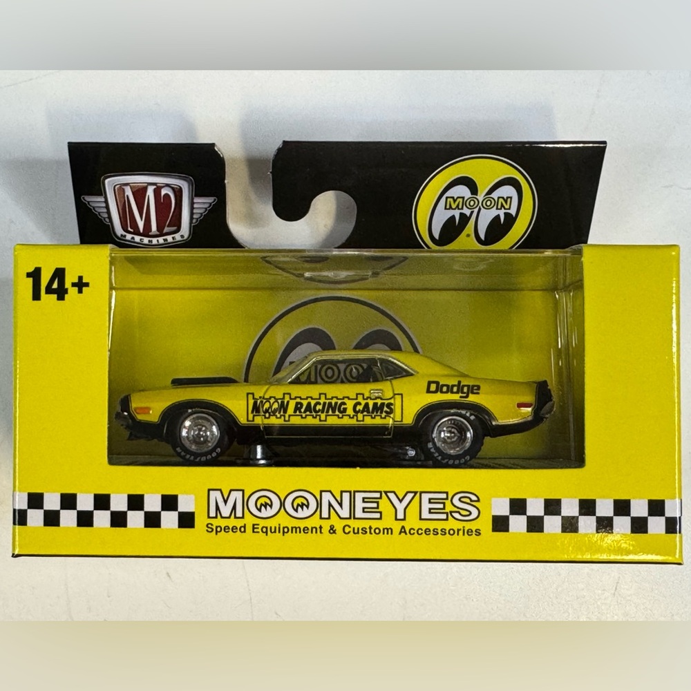 M2 Machines MOONEYES 1970 DODGE CHALLENGER T/A